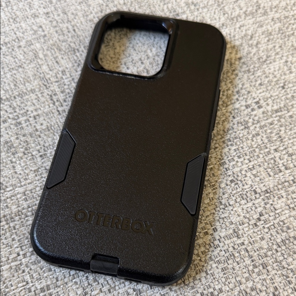 OtterBox Commuter Black iPhone 14 Pro Case